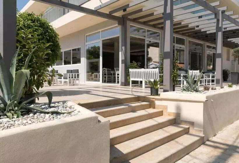 Melina Oasis Boutique