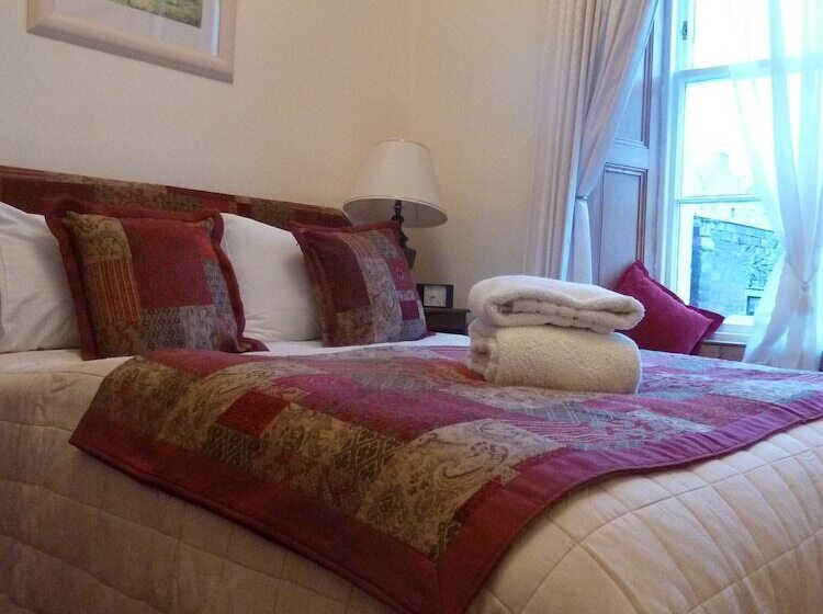 펜션 Burnside Guest House