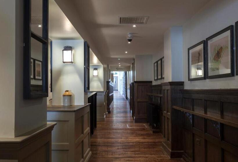 Отель The White Hart