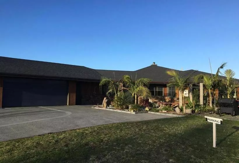 Whangamata Vistas B&b