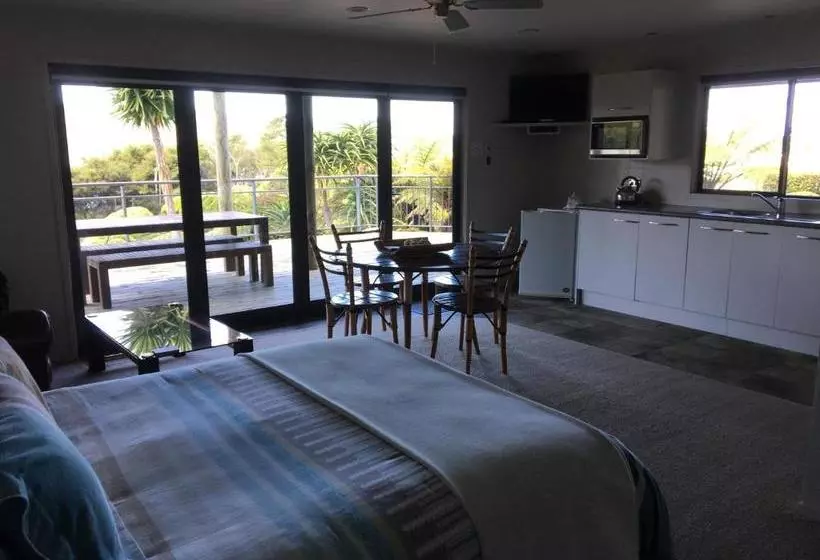 Whangamata Vistas B&b