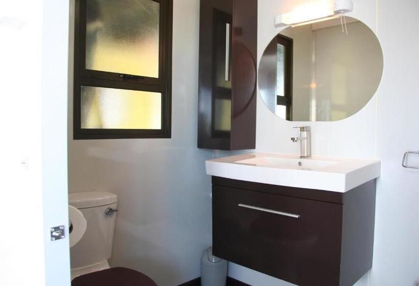 هاستل Adventure Village