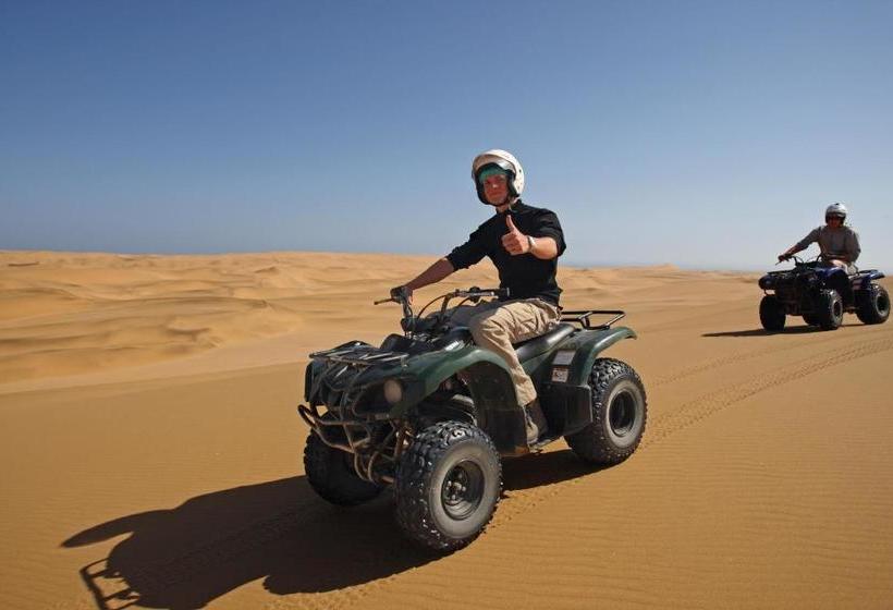 هاستل Adventure Village