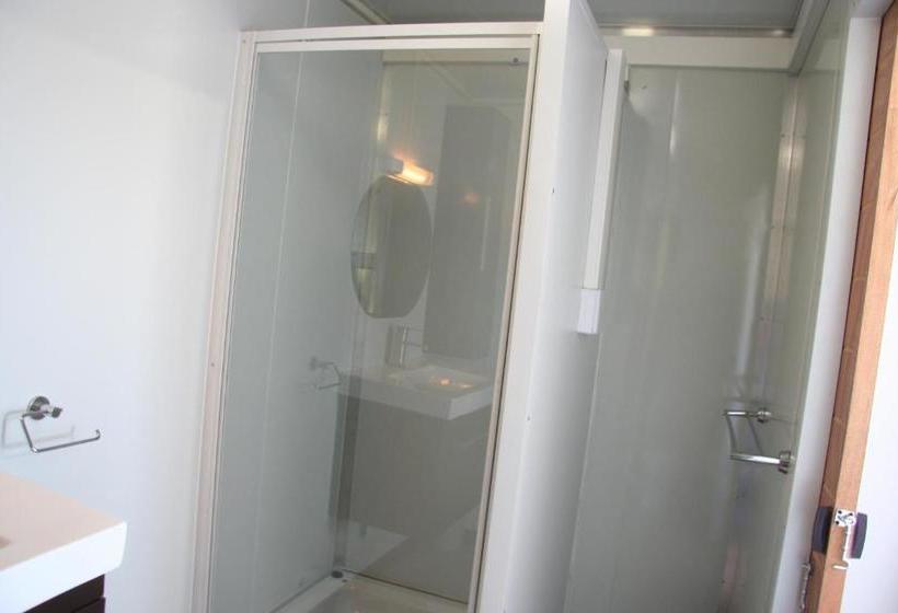 هاستل Adventure Village