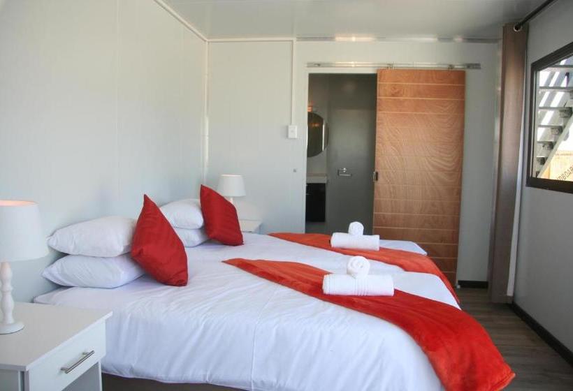 هاستل Adventure Village