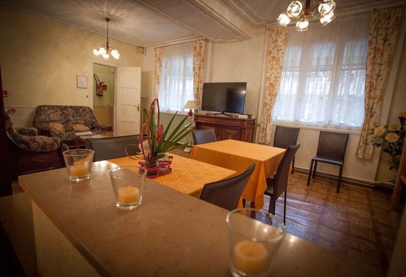 בית מלון כפרי De La Cité