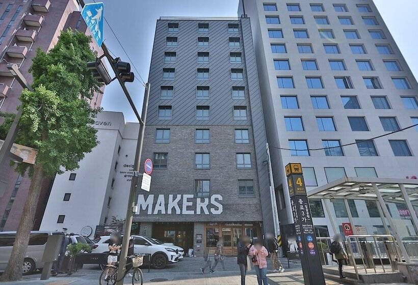 酒店 Jongro Makers X Pretty
