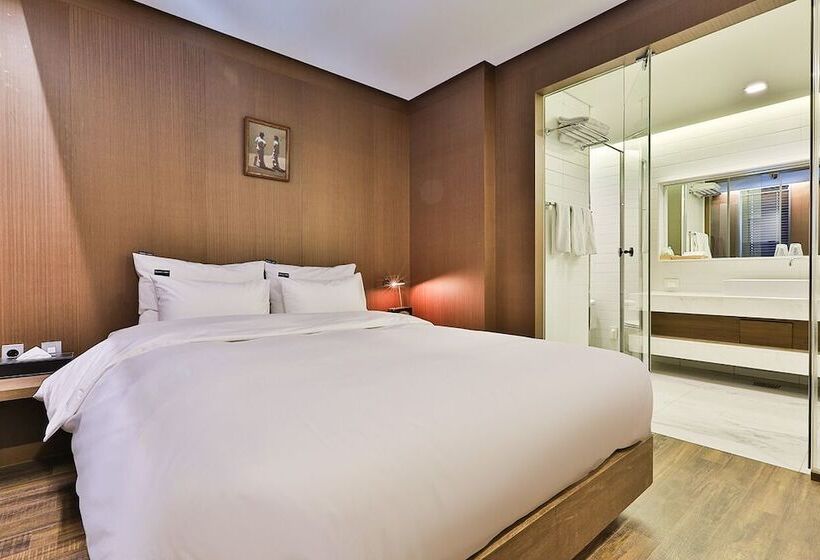 酒店 Jongro Makers X Pretty