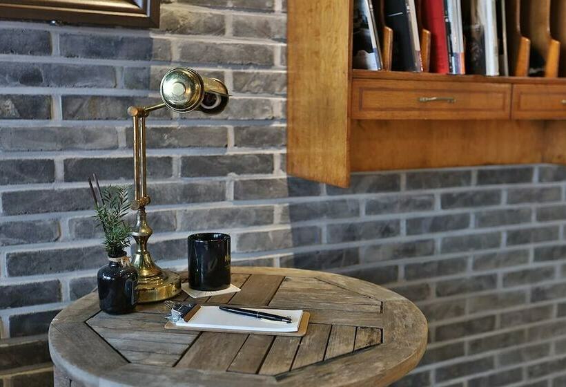 酒店 Jongro Makers X Pretty