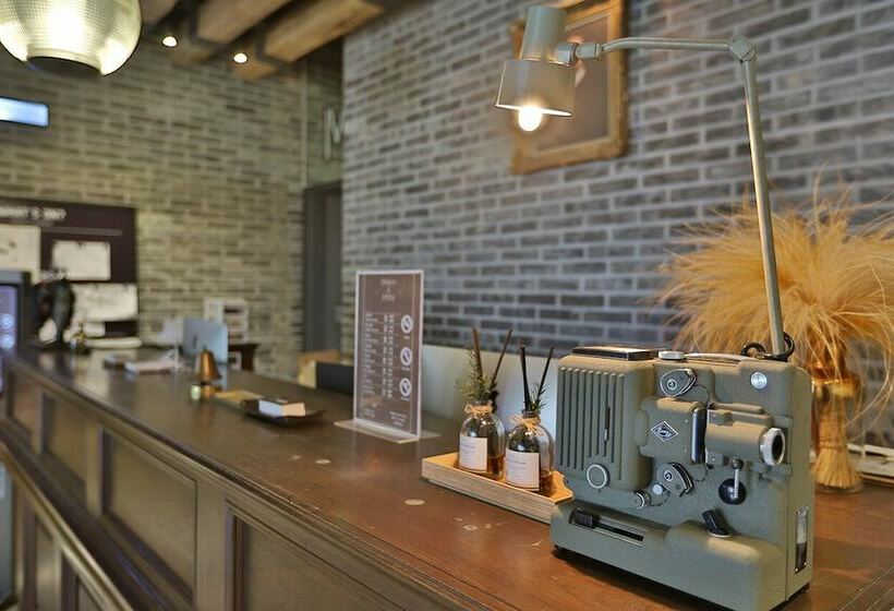 酒店 Jongro Makers X Pretty