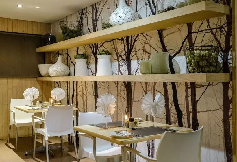 هتل Mongena Private Game Lodge