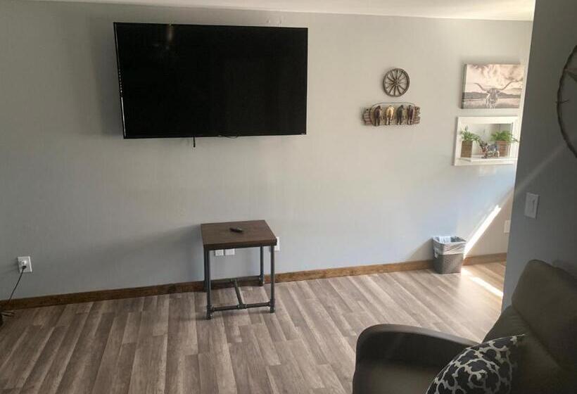 汽车旅馆 The Beaverhead Lodge