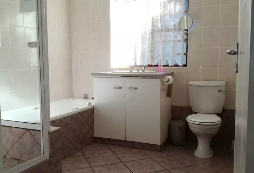 Majatalo 9 On Rigg Self Catering Accommodation