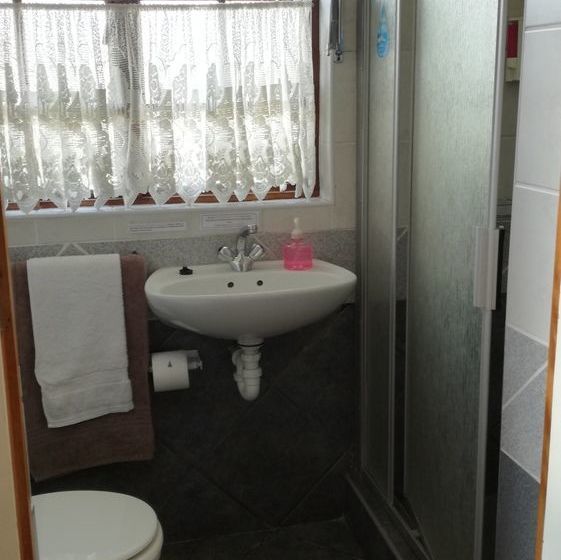 بنسيون 9 On Rigg Self Catering Accommodation