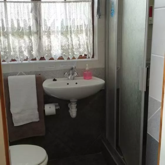 Majatalo 9 On Rigg Self Catering Accommodation