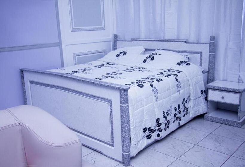 هتل Hôtel Amazone