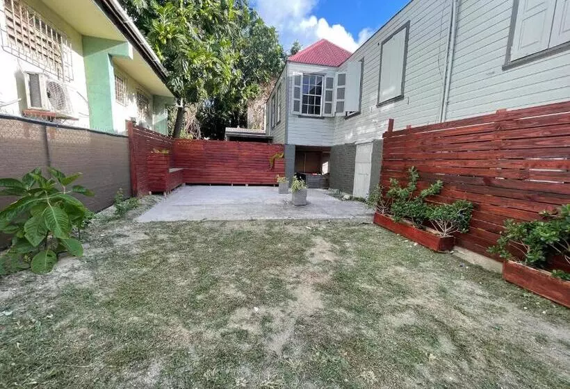 پانسیون Jj Guest House