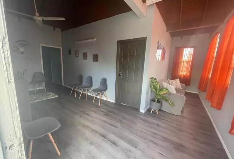 پانسیون Jj Guest House