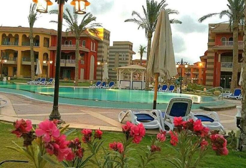 استراحتگاه Green Porto Matrouh Beach Families Only