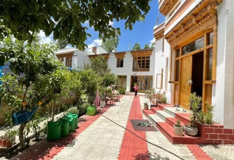 هاستل Jimmys Homestay