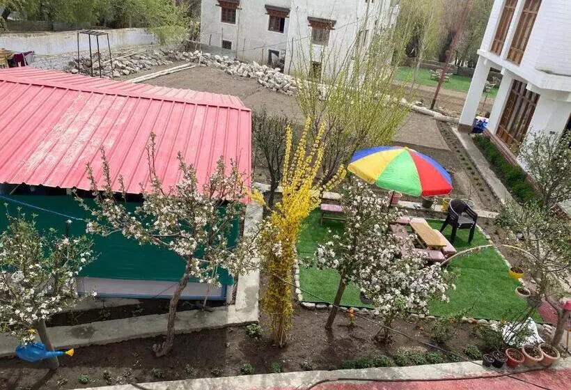 هاستل Jimmys Homestay