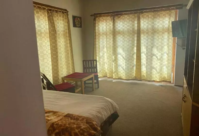 هاستل Jimmys Homestay