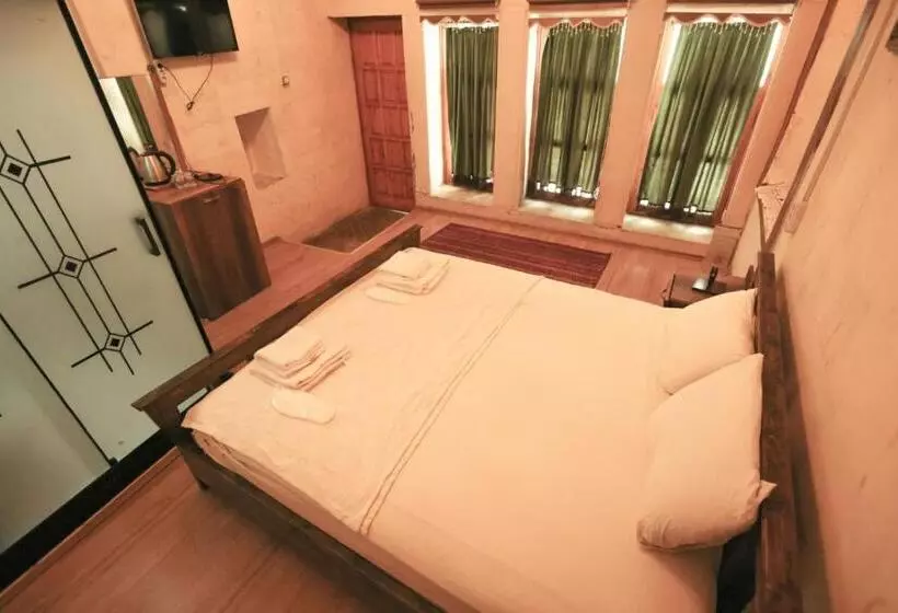 هاستل Osmanlı Konağı   şerif Paşa Butik Otel