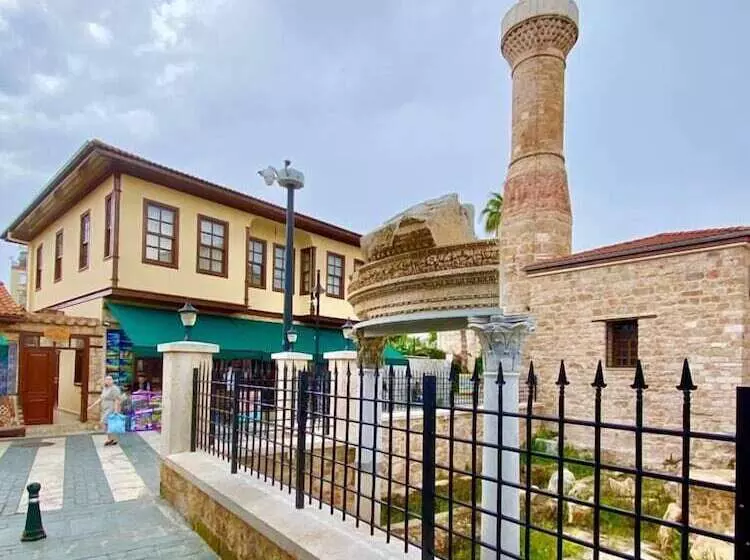 Aamiaismajoitus (B&B) Necip Bey Konağı