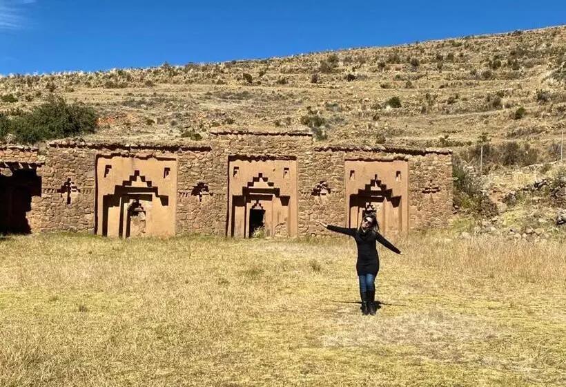 تختخواب و صبحانه Waynapicchu Lodge Isla De La Luna Bolivia