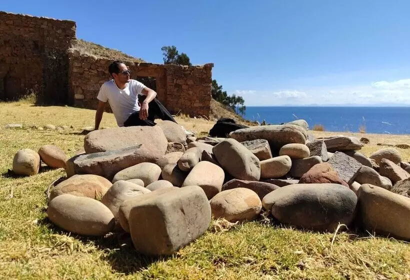 تختخواب و صبحانه Waynapicchu Lodge Isla De La Luna Bolivia