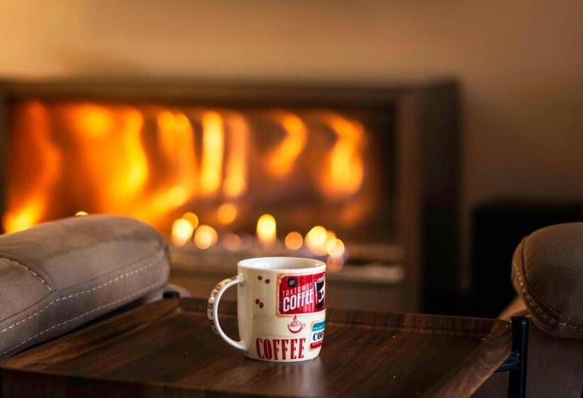 住宿加早餐  Mind Body Soul Guesthouse On Featherbrooke Estate, Krugersdorp, South Africa