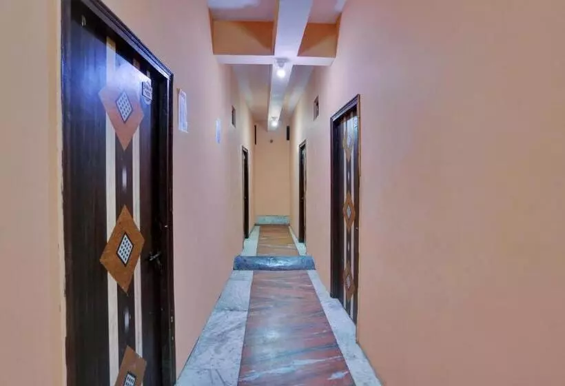 Hotelli Spot On Meet Guest House