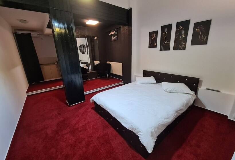 پانسیون Karma