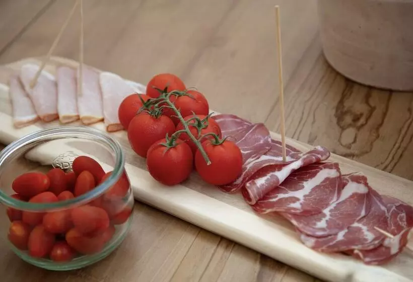 Majatalo La Bâtisse En Blanc