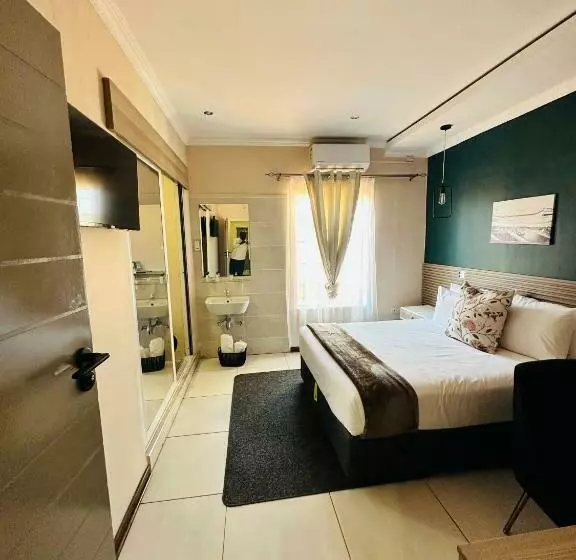 تختخواب و صبحانه Live Inn Luxury Suites