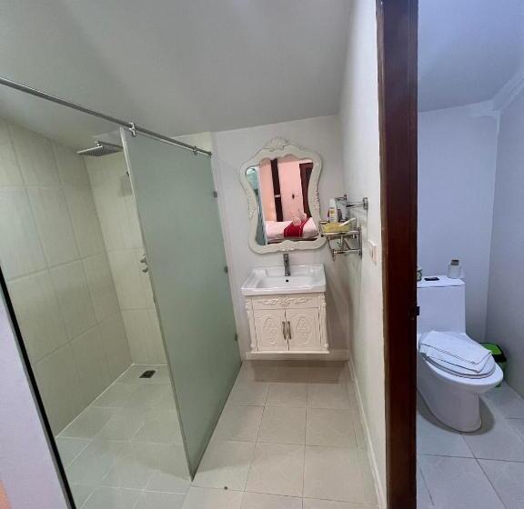 هتل Golden Lotus Namkhan River View