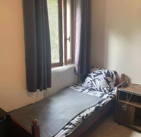 Leleka Hostel 4 Km Disneyland 30 Min Paris