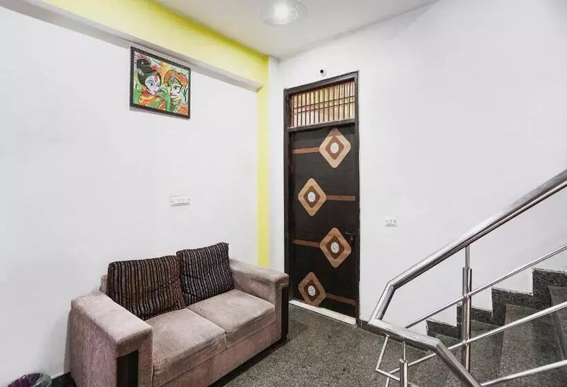 ホテル Oyo Flagship 81368  Jai Shree