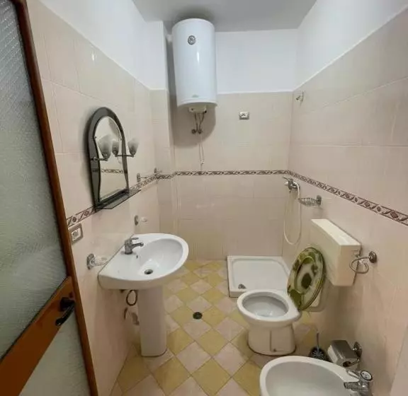 هتل Triho