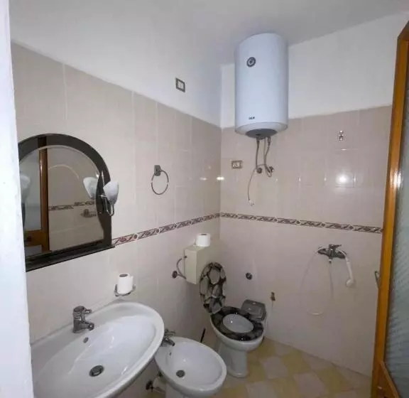 هتل Triho