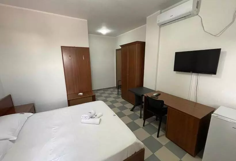 هتل Triho