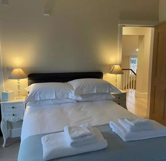 Moulton Lawn House B&b