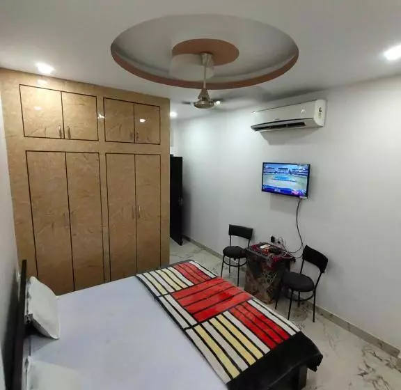 ペンション New Aroma Guest House