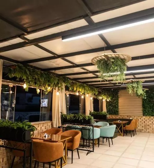 Savoy Hotel Elminya