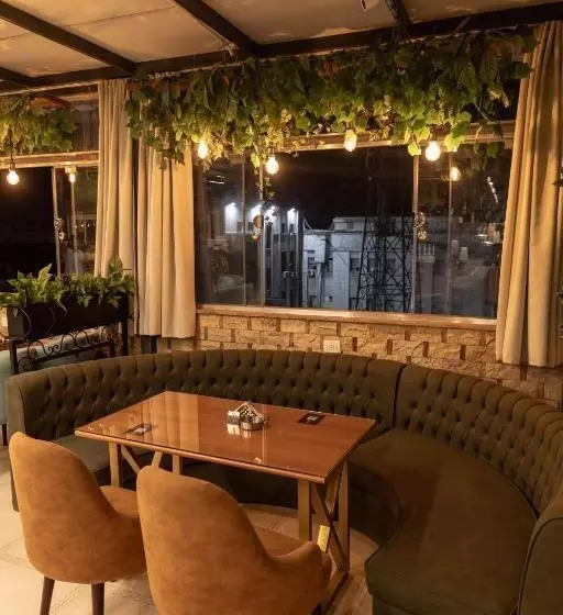 Savoy Hotel Elminya