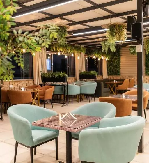 Savoy Hotel Elminya