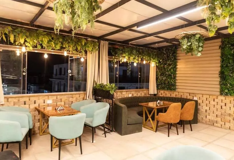 Savoy Hotel Elminya