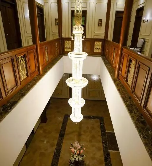 Savoy Hotel Elminya