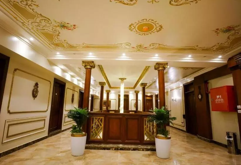 Savoy Hotel Elminya