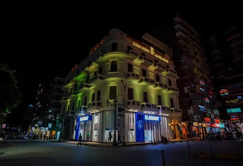 Savoy Hotel Elminya